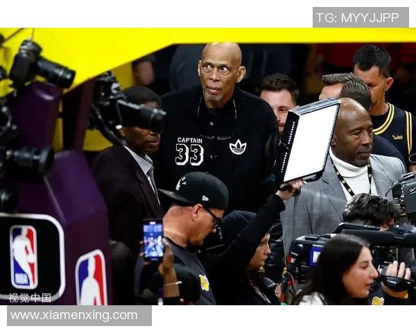 罗伯特-高登突破个人得分纪录，创造新篮球传奇